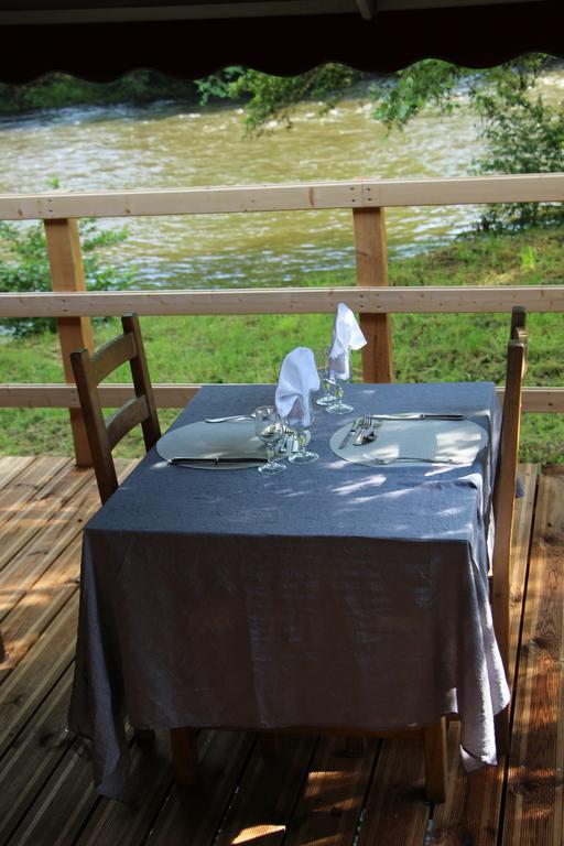 Hotel Restaurant Les Gorges De Chouvigny מראה חיצוני תמונה